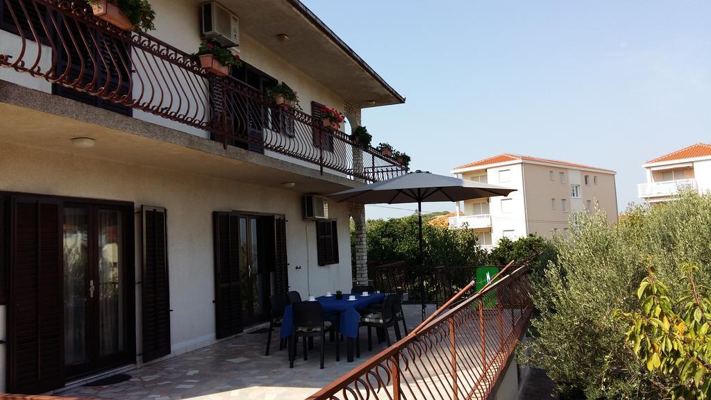 Apartman Dukic Apartamento Trogir Exterior foto