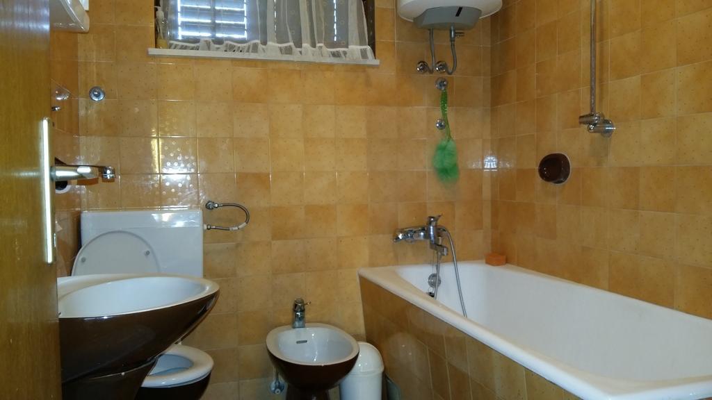 Apartman Dukic Apartamento Trogir Exterior foto